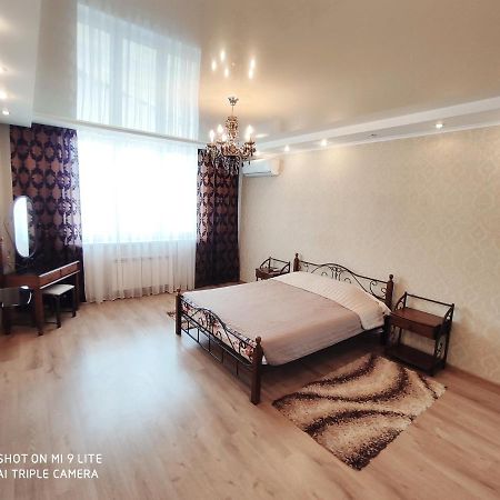 Panoramic View Lux Apartment On Metro Osokorky Kiev Exterior foto