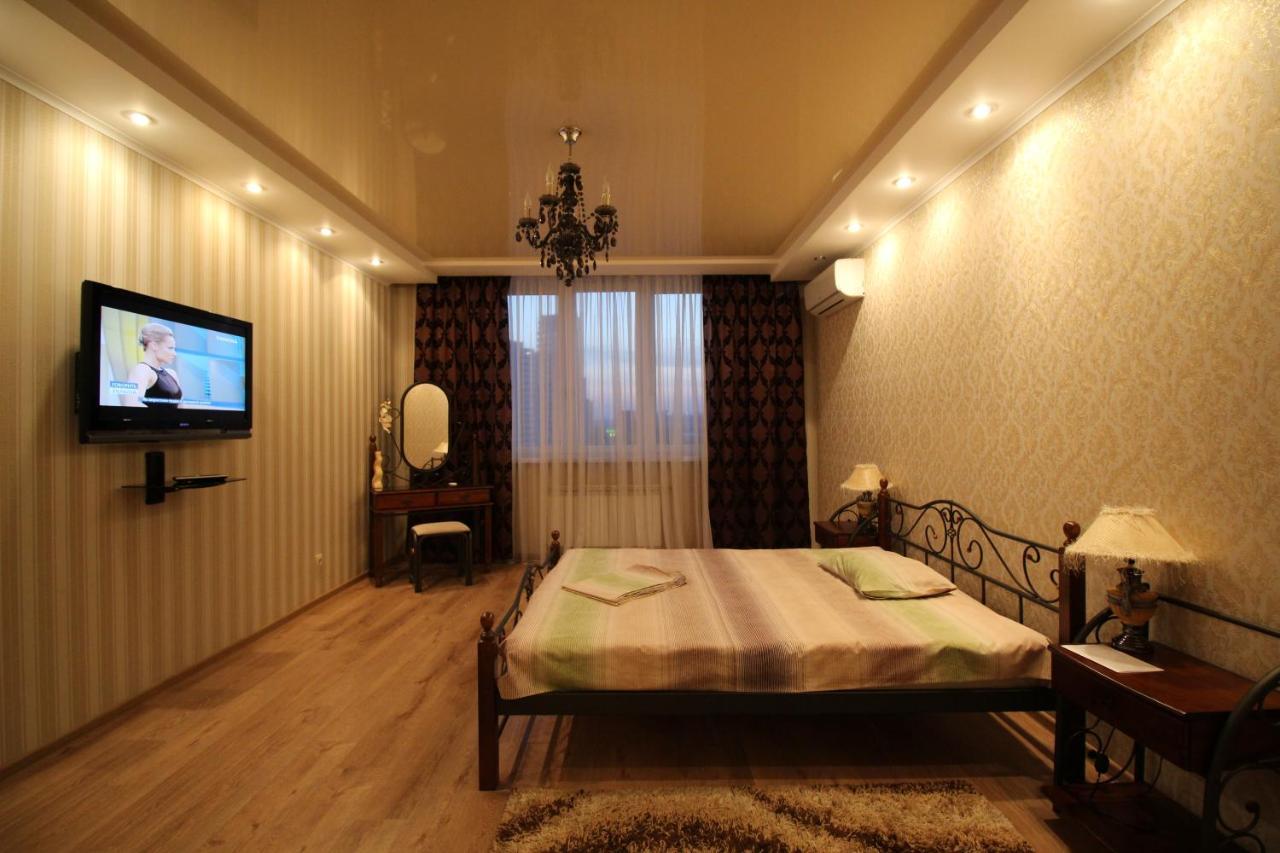 Panoramic View Lux Apartment On Metro Osokorky Kiev Exterior foto