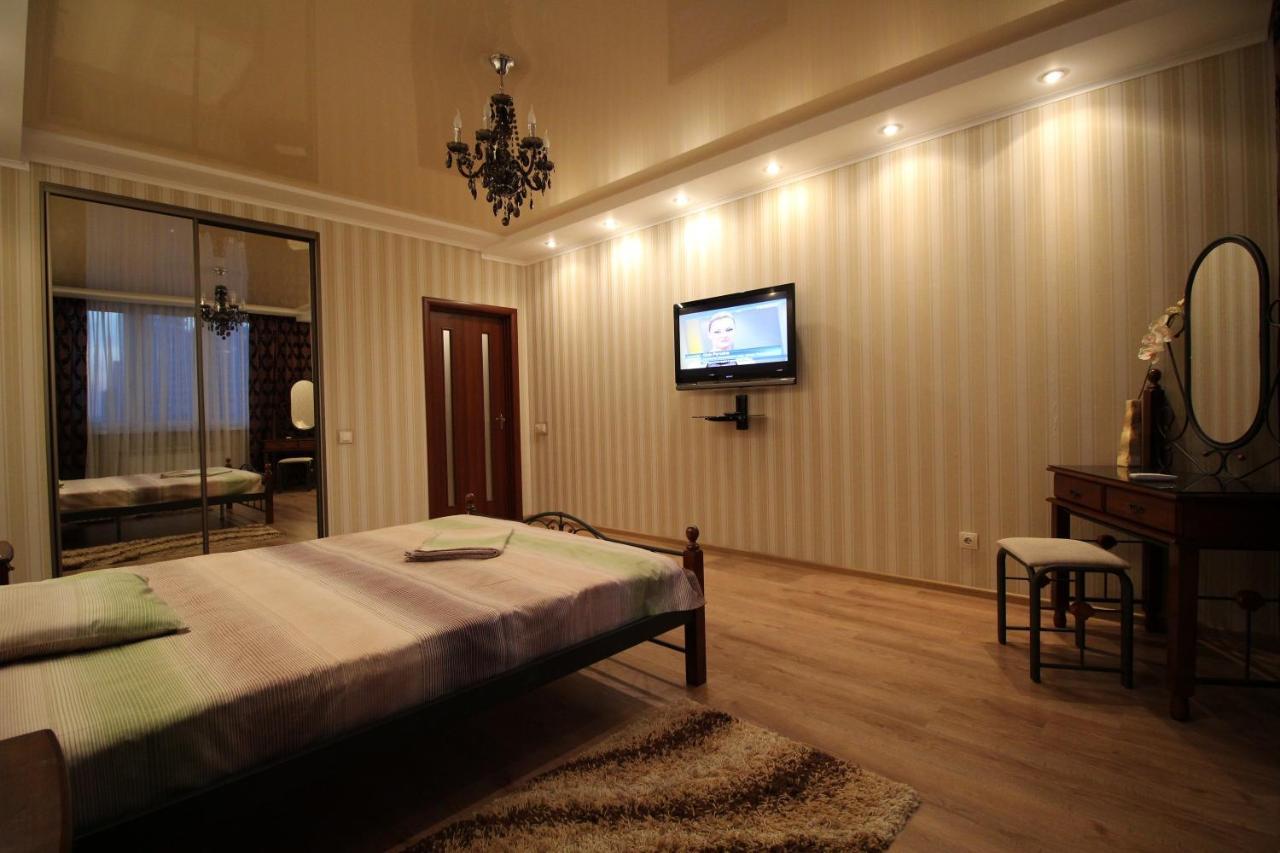 Panoramic View Lux Apartment On Metro Osokorky Kiev Exterior foto